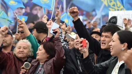 Qazaxıstandakı mitinqlərin arxasında kim dayanır?
