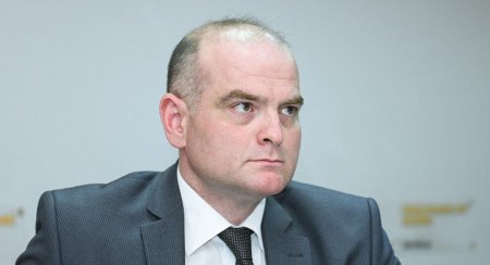 KOLLEKTİV QƏRB BÖHRAN İÇİNDƏDİR